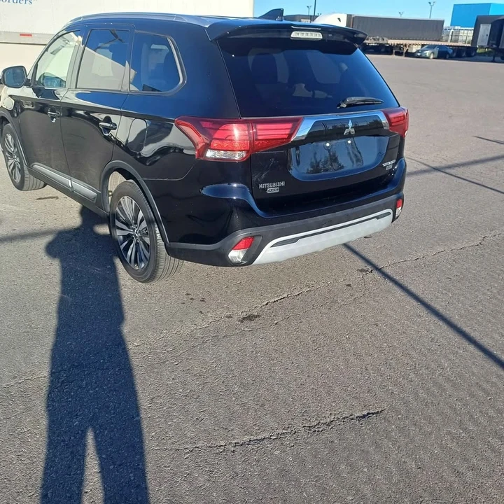 2019 Mitsubishi Outlander - Image 2 of 4