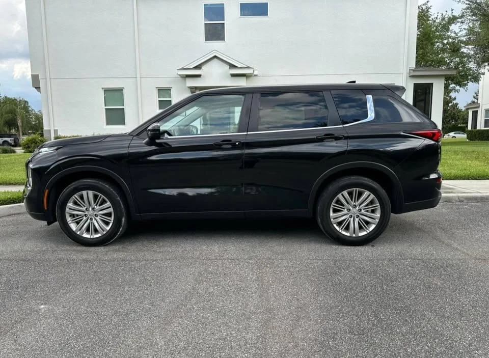 2025 Mitsubishi Outlander - Image 6 of 6