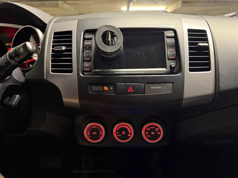 2008 Mitsubishi Outlander - Image 6 of 10