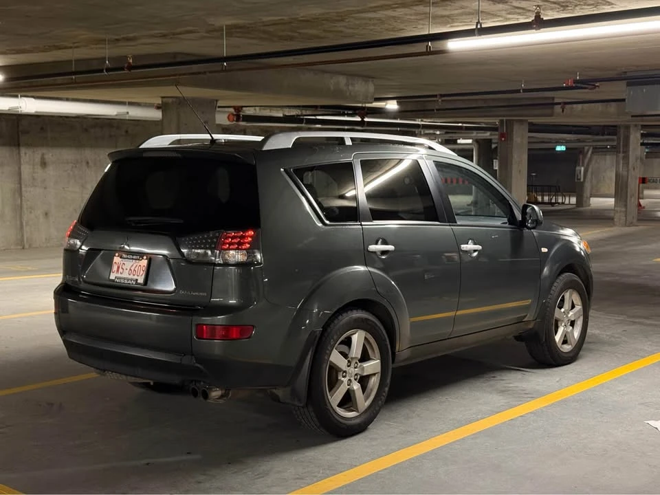 2008 Mitsubishi Outlander - Image 3 of 10