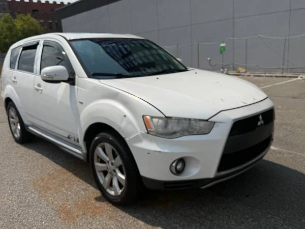2009 Mitsubishi Outlander - Image 4 of 14