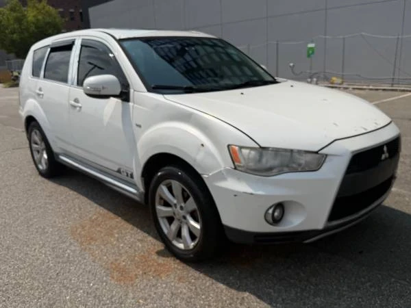 2009 Mitsubishi Outlander - Image 5 of 14