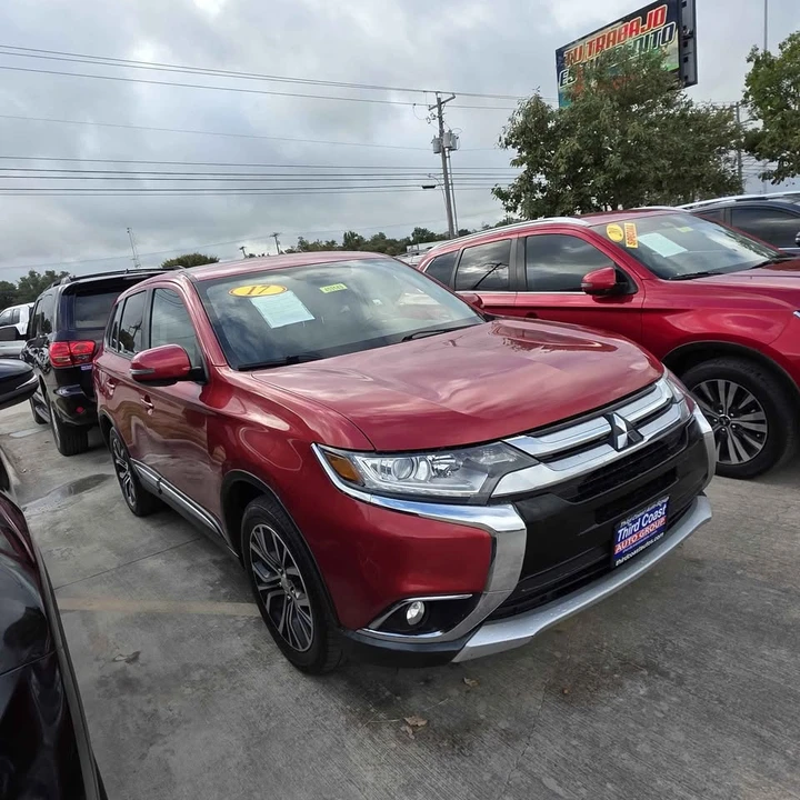 2017 Mitsubishi Outlander - Image 2 of 6