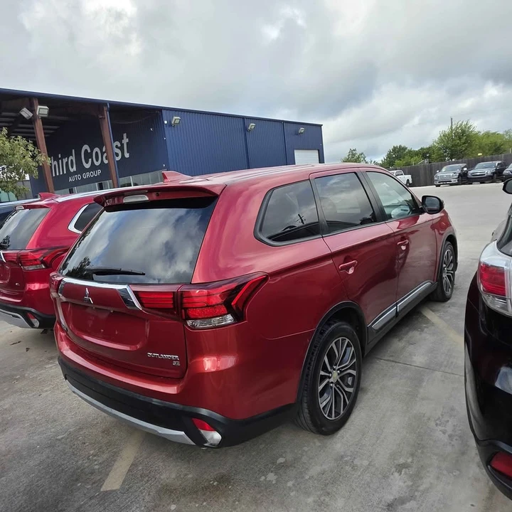 2017 Mitsubishi Outlander - Image 5 of 6