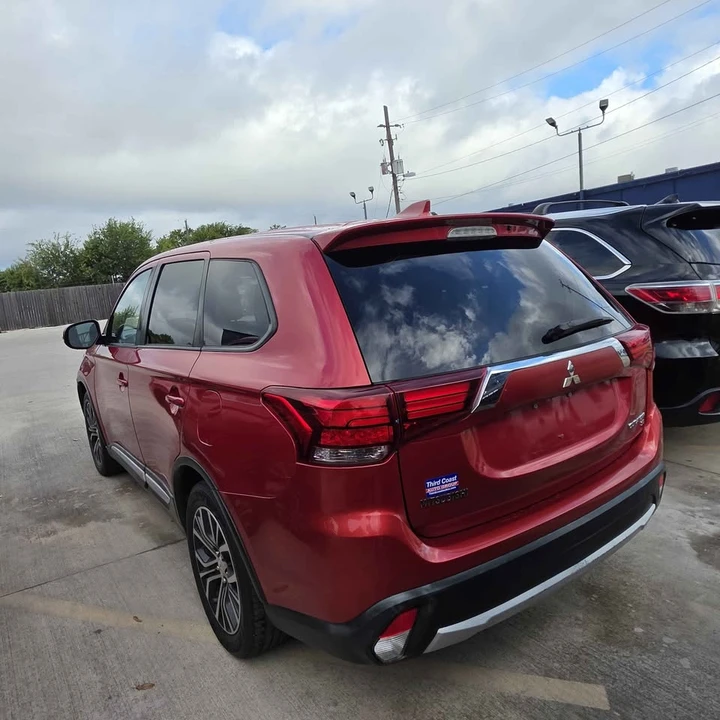 2017 Mitsubishi Outlander - Image 6 of 6