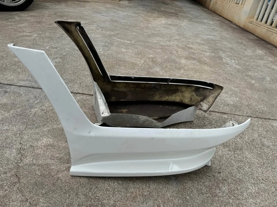 Parts & Memorabilia Bodywork - Image 3 of 6