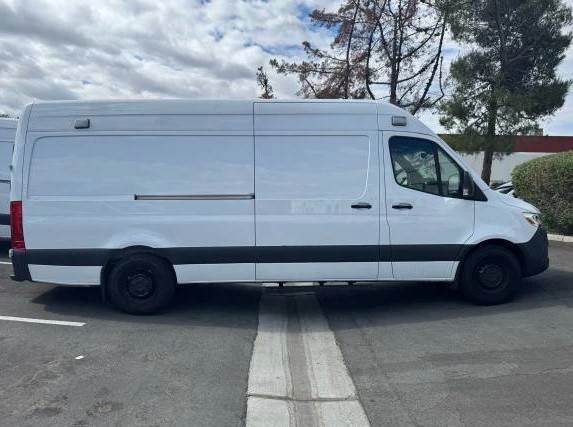 2023 Mercedes-Benz VS30 Sprinter - Image 3 of 10