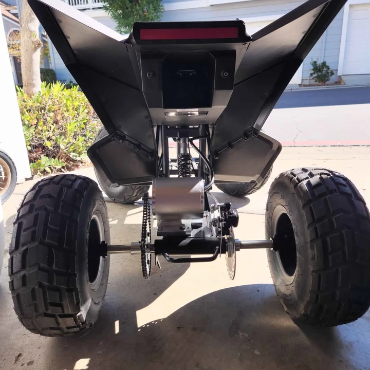 Tesla Cybertruck - Image 2 of 3