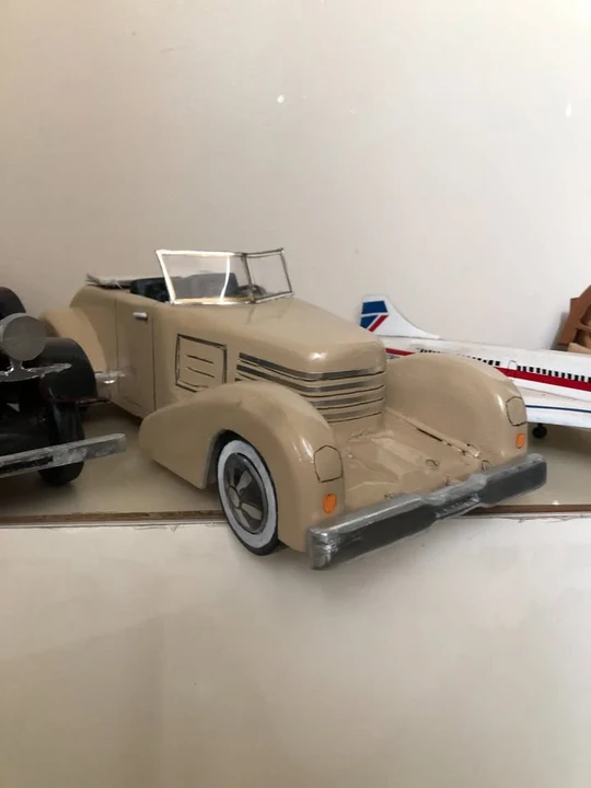 Parts & Memorabilia Scale Models - Image 2 of 9