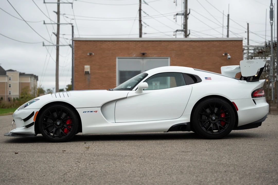 2017 Dodge Viper ACR 5th Gen - Image 3 of 31