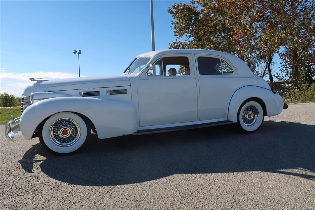 1940 Cadillac Series 62 1st Gen - Image 2 of 31