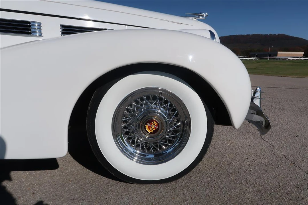 1940 Cadillac Series 62 1st Gen - Image 19 of 31