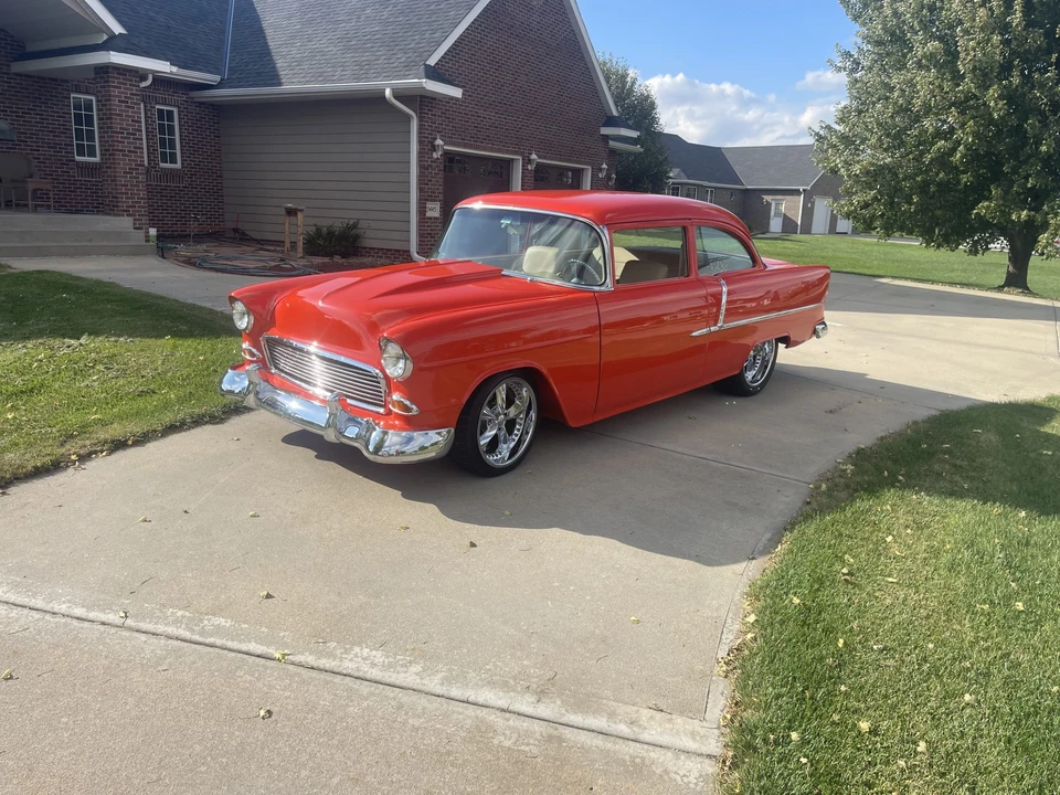 1955 Chevrolet Tri-Five Bel Air Sedan & Wagon - Image 2 of 31