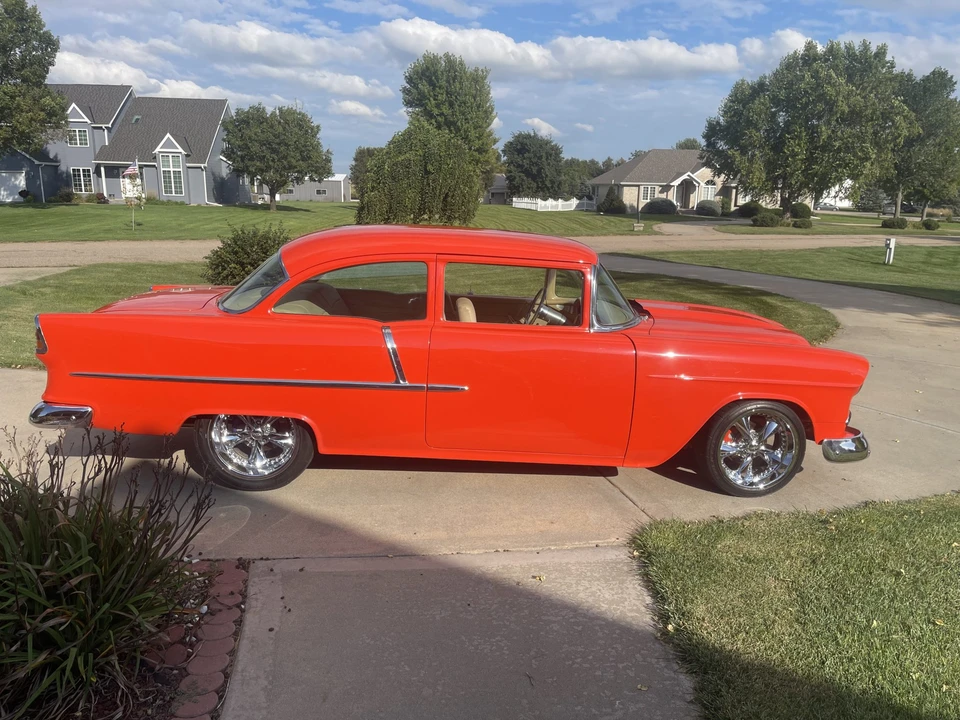 1955 Chevrolet Tri-Five Bel Air Sedan & Wagon - Image 4 of 31