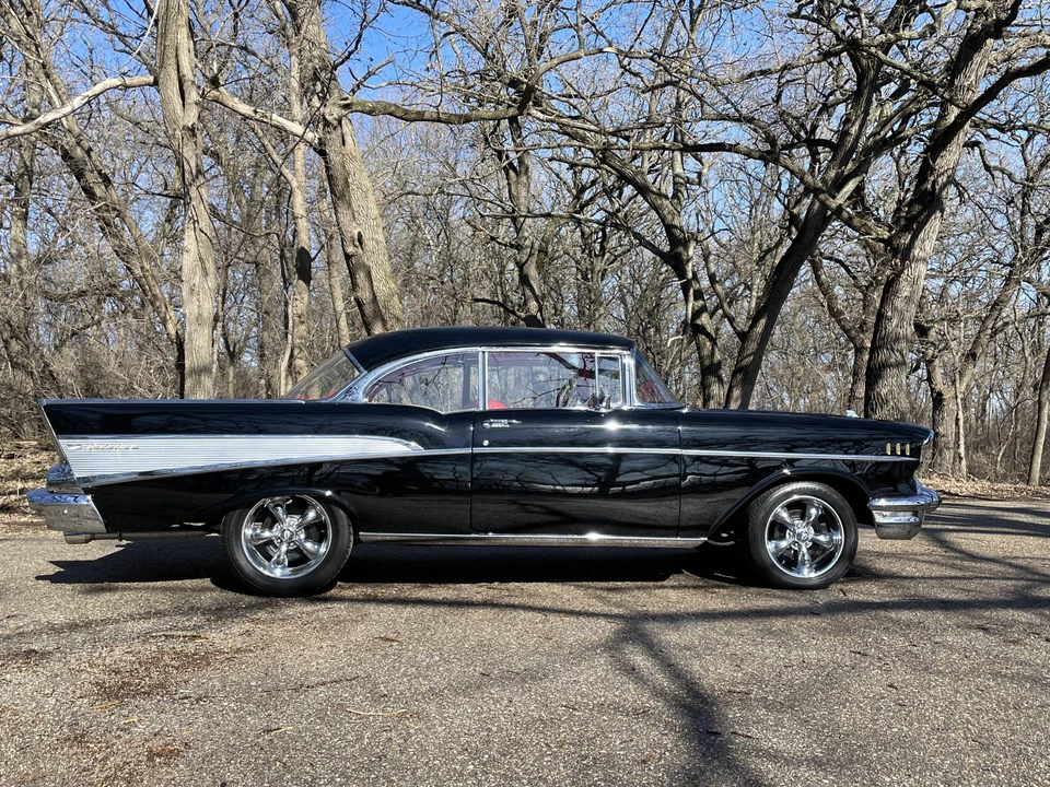 1957 Chevrolet Tri-Five Bel Air 2-Door Hardtop & Coupe - Image 2 of 31