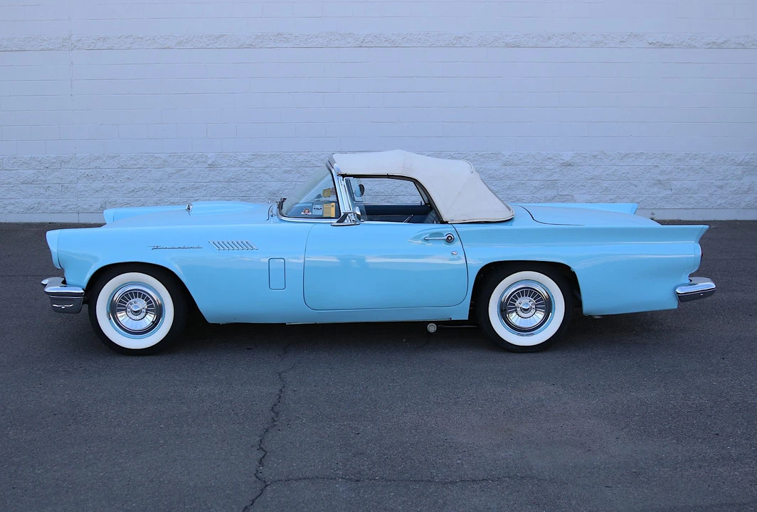 1957 Ford Thunderbird 1st Gen - Image 15 of 31
