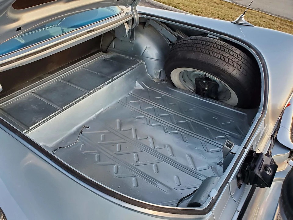 1958 Chevrolet Impala 1st Gen - Image 24 of 31