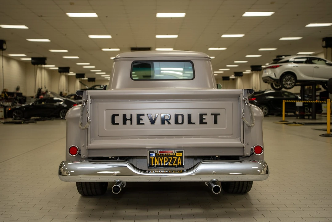 1959 Chevrolet Task Force - Image 8 of 31