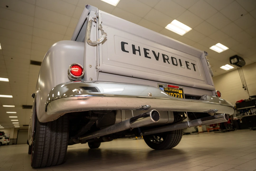 1959 Chevrolet Task Force - Image 10 of 31