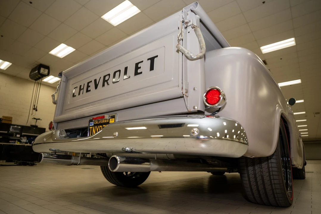 1959 Chevrolet Task Force - Image 7 of 31