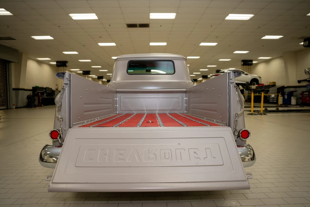 1959 Chevrolet Task Force - Image 9 of 31