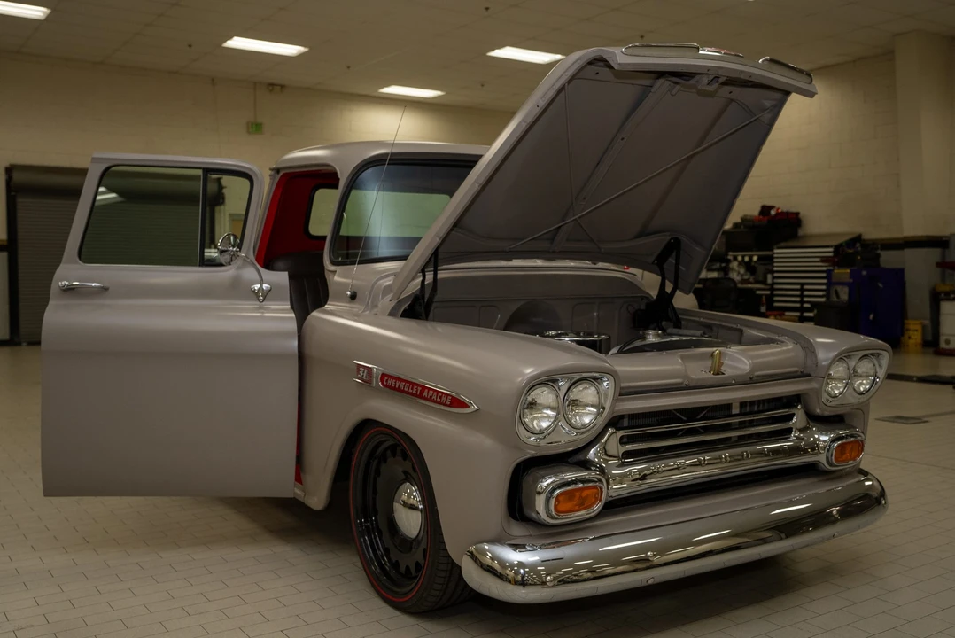 1959 Chevrolet Task Force - Image 20 of 31