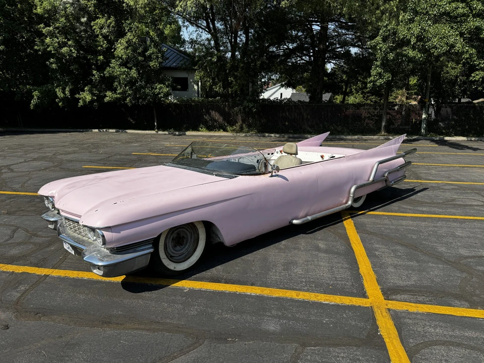1960 Cadillac Series 62 5th Gen - Image 2 of 31