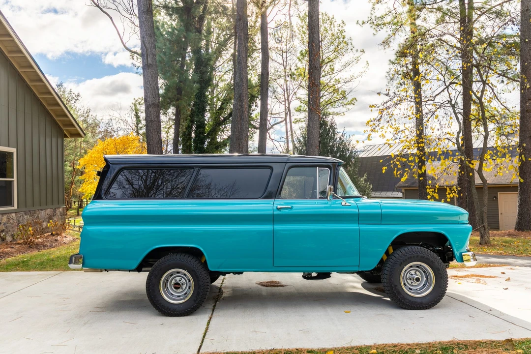 1961 GMC Suburban 5th Gen - Image 17 of 31