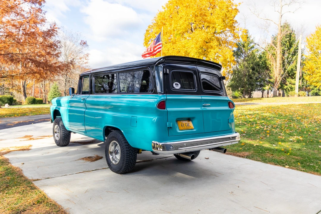 1961 GMC Suburban 5th Gen - Image 11 of 31