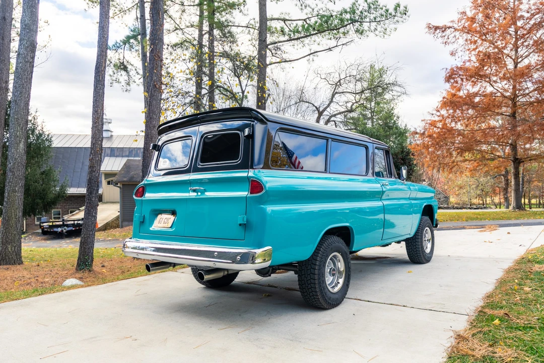 1961 GMC Suburban 5th Gen - Image 14 of 31