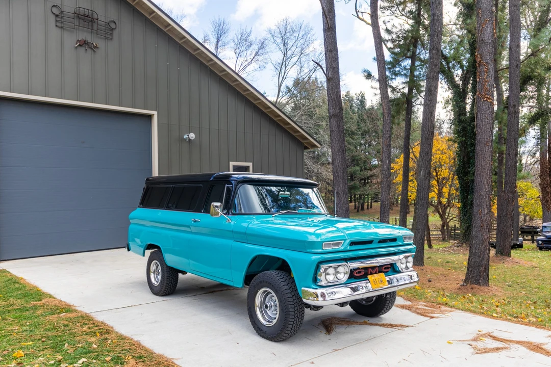 1961 GMC Suburban 5th Gen - Image 18 of 31