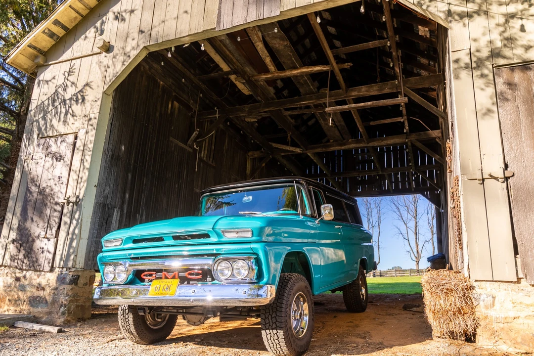 1961 GMC Suburban 5th Gen - Image 4 of 31