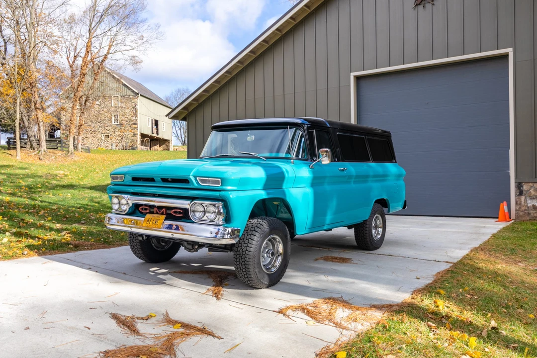 1961 GMC Suburban 5th Gen - Image 6 of 31