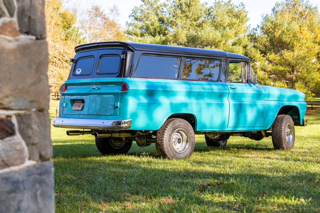 1961 GMC Suburban 5th Gen - Image 15 of 31
