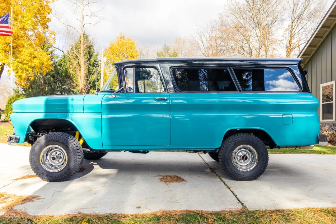 1961 GMC Suburban 5th Gen - Image 9 of 31