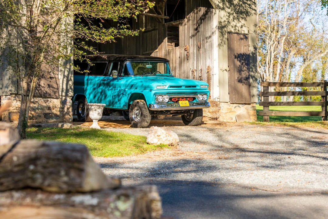1961 GMC Suburban 5th Gen - Image 26 of 31