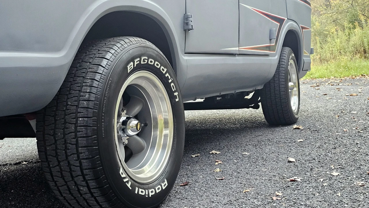 1964 Chevrolet G-Series Van - Image 24 of 31