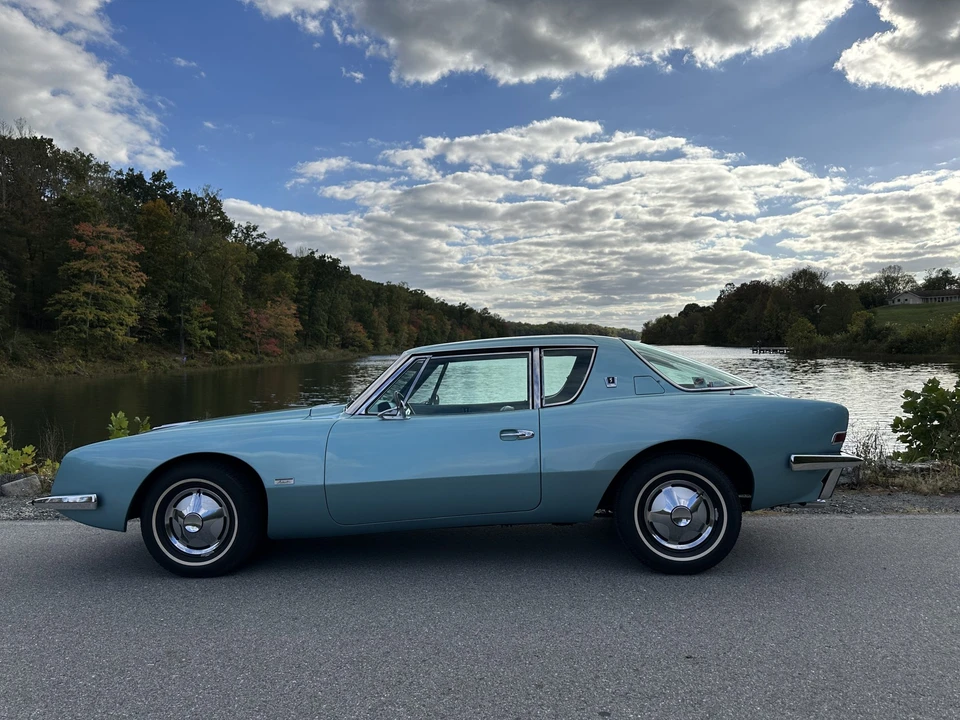 1964 Studebaker Avanti - Image 10 of 31