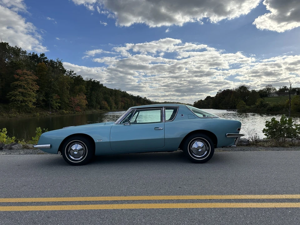 1964 Studebaker Avanti - Image 9 of 31