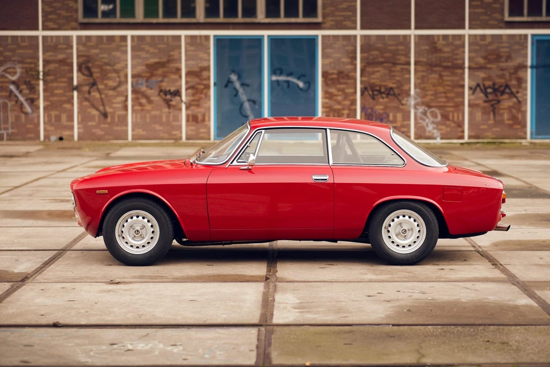 1965 Alfa Romeo Giulia Sprint GT - Image 19 of 31