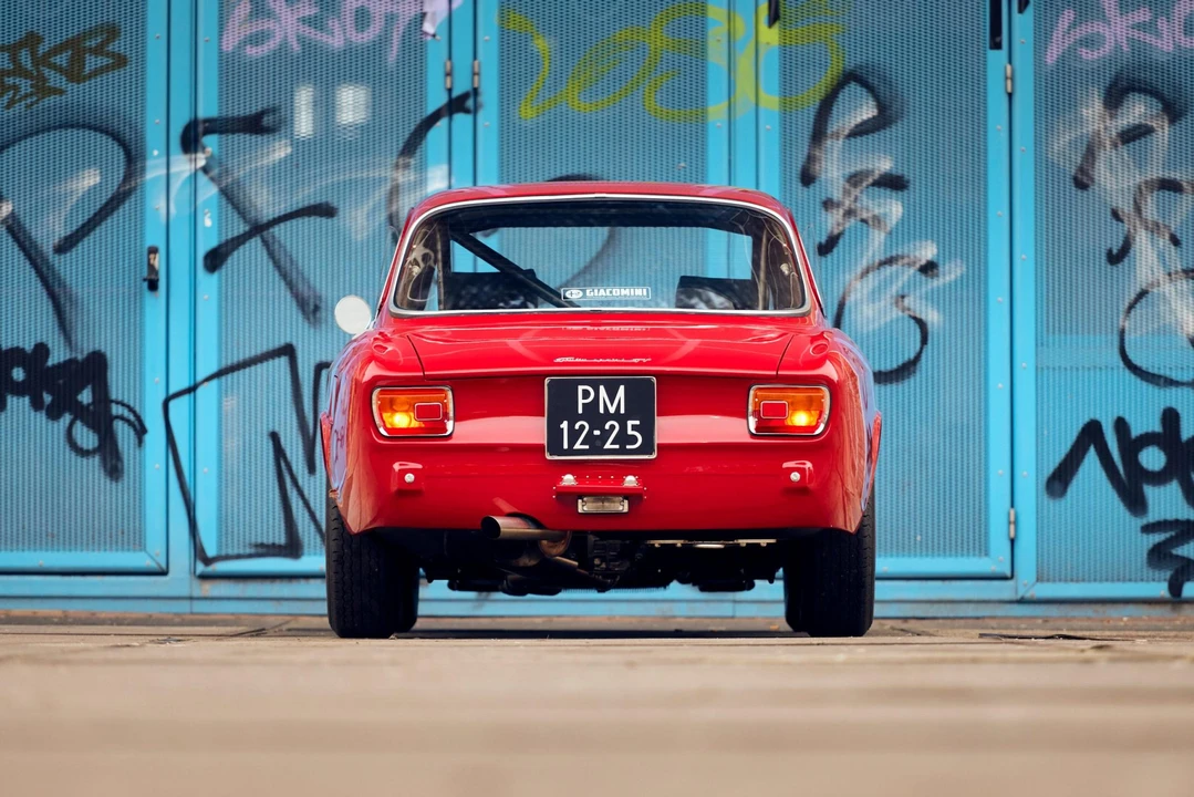 1965 Alfa Romeo Giulia Sprint GT - Image 8 of 31