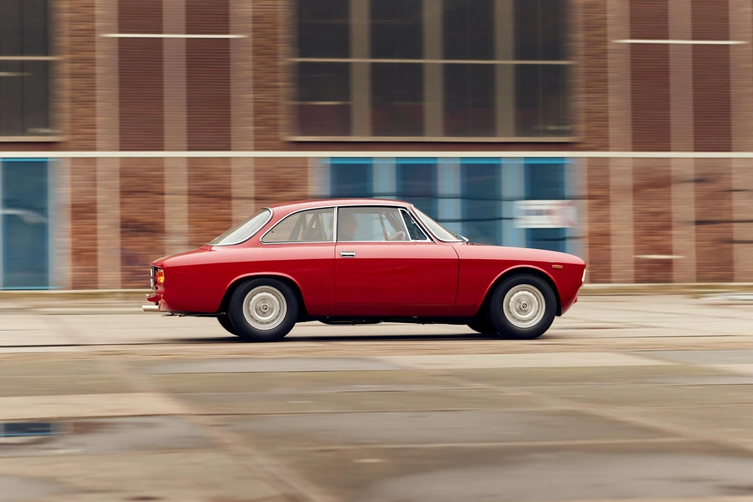 1965 Alfa Romeo Giulia Sprint GT - Image 24 of 31