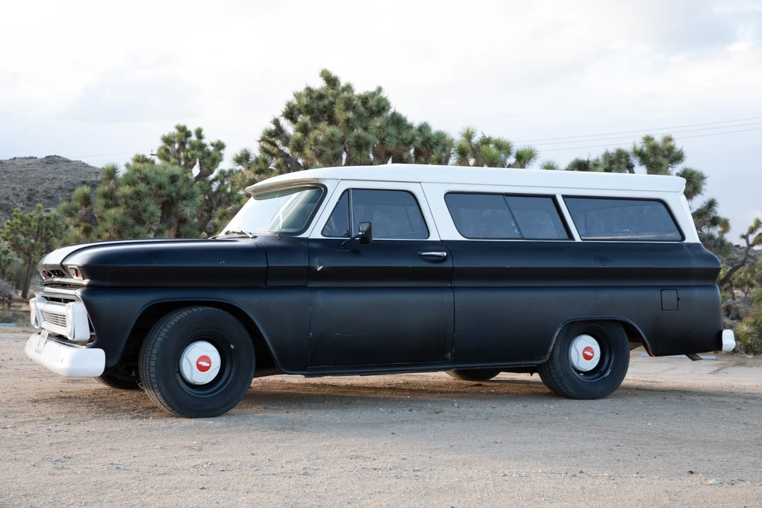 1965 Chevrolet Suburban 5th Gen - Image 4 of 31