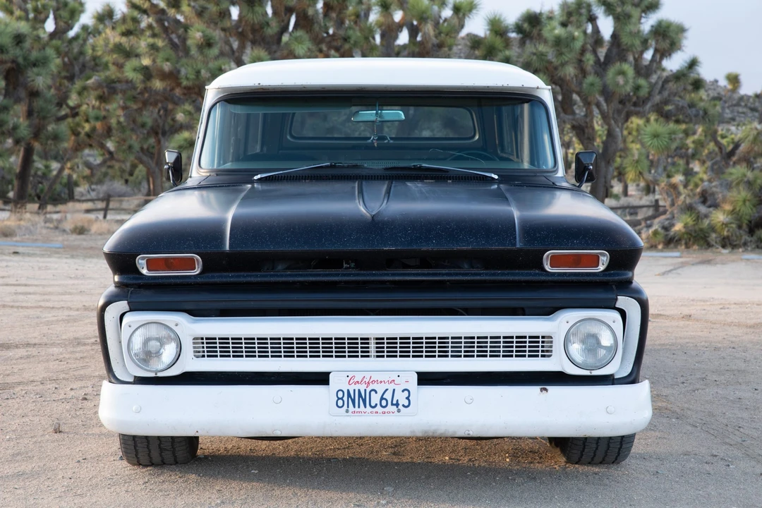 1965 Chevrolet Suburban 5th Gen - Image 5 of 31