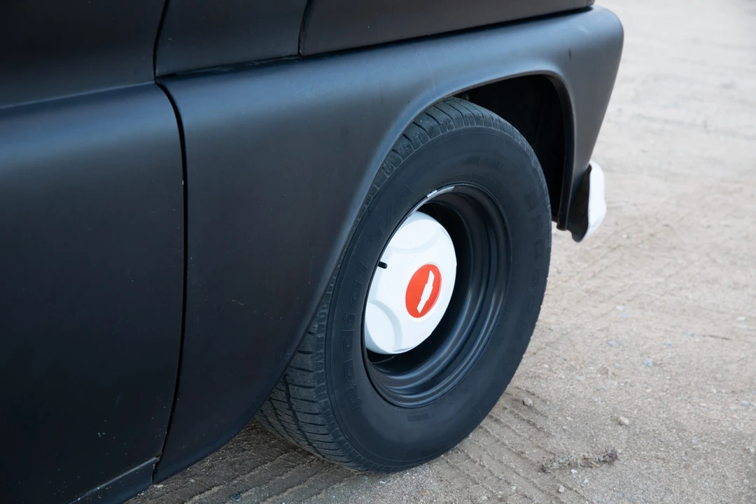 1965 Chevrolet Suburban 5th Gen - Image 30 of 31