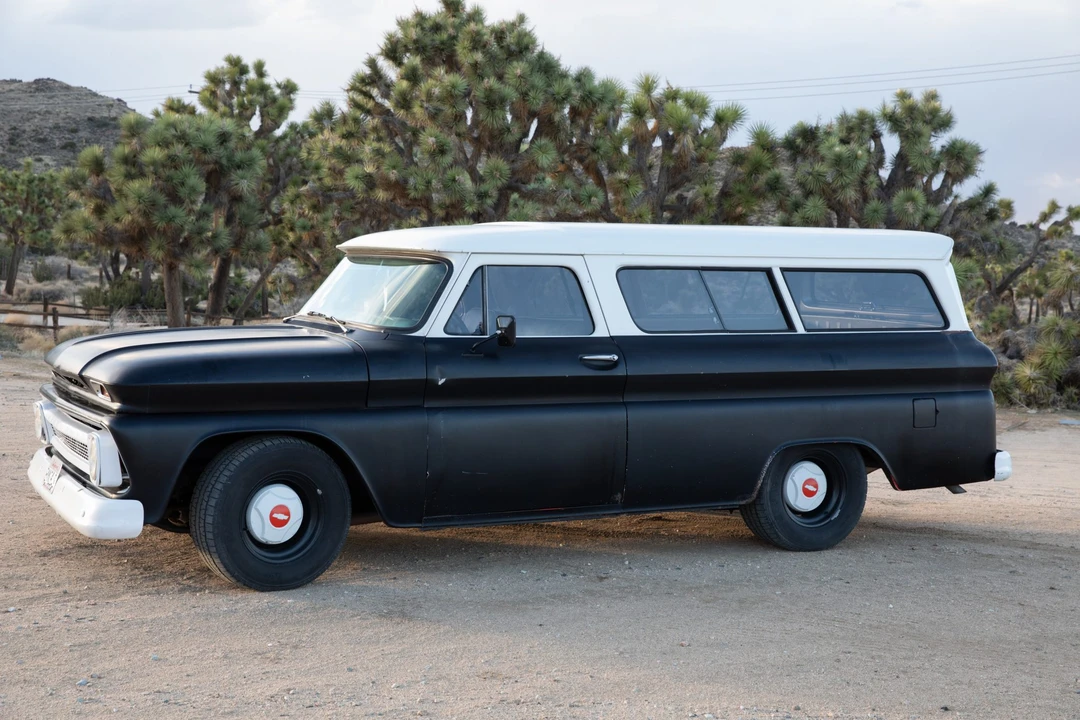1965 Chevrolet Suburban 5th Gen - Image 3 of 31