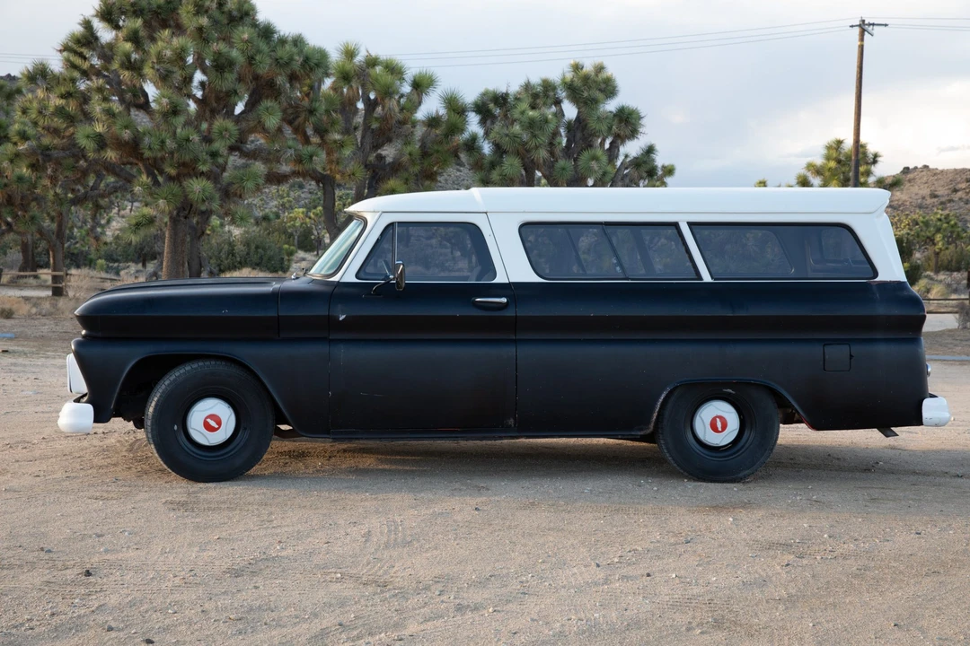 1965 Chevrolet Suburban 5th Gen - Image 2 of 31