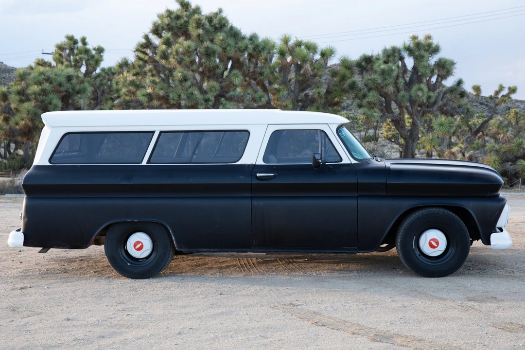 1965 Chevrolet Suburban 5th Gen - Image 7 of 31
