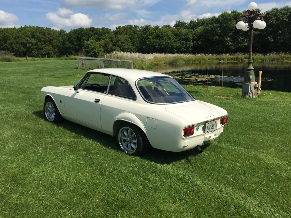 1966 Alfa Romeo Giulia Sprint GT - Image 13 of 31