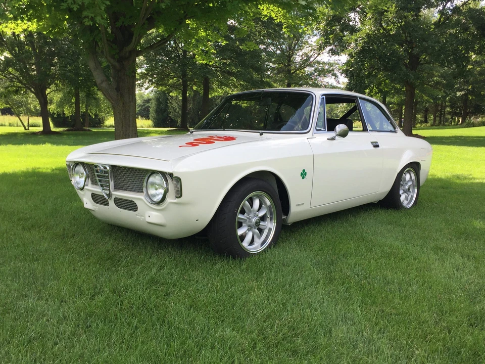 1966 Alfa Romeo Giulia Sprint GT - Image 4 of 31